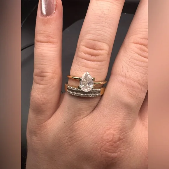 Natural 1ct pear shape diamond in solid 14k gold engagement ring display LOOSE - Picture 10 of 17